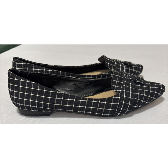Sole Society Women's 8.5 Black White Slip On Flats Point Toe Academia Preppy - Picture 3 of 7
